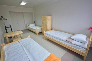 Фото номера Кровать в общем 3-местном номере для мужчин и женщин Хостелы KramHostel г. Краматорск 17